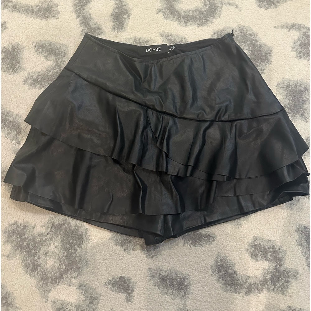 Do + Be vegan leather skort size Medium